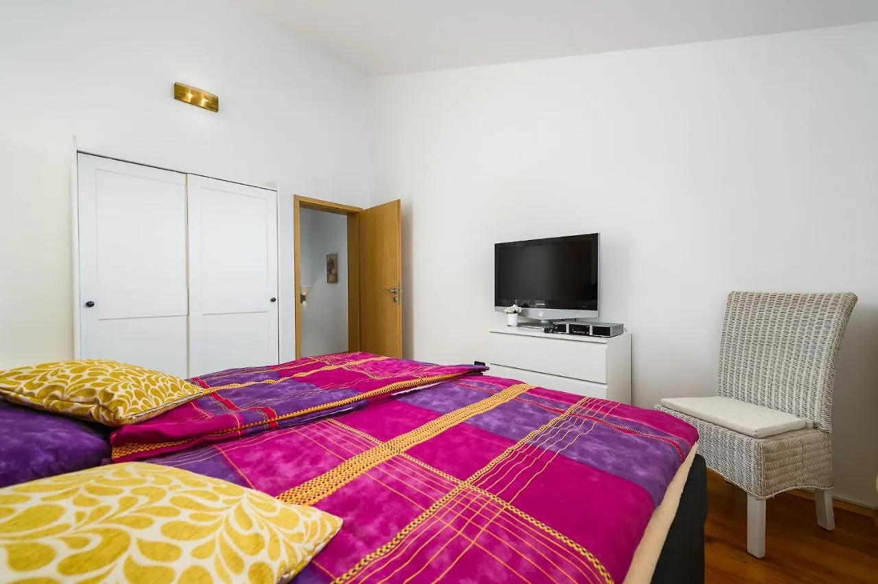 Villa Elisa Kastelir 0*,