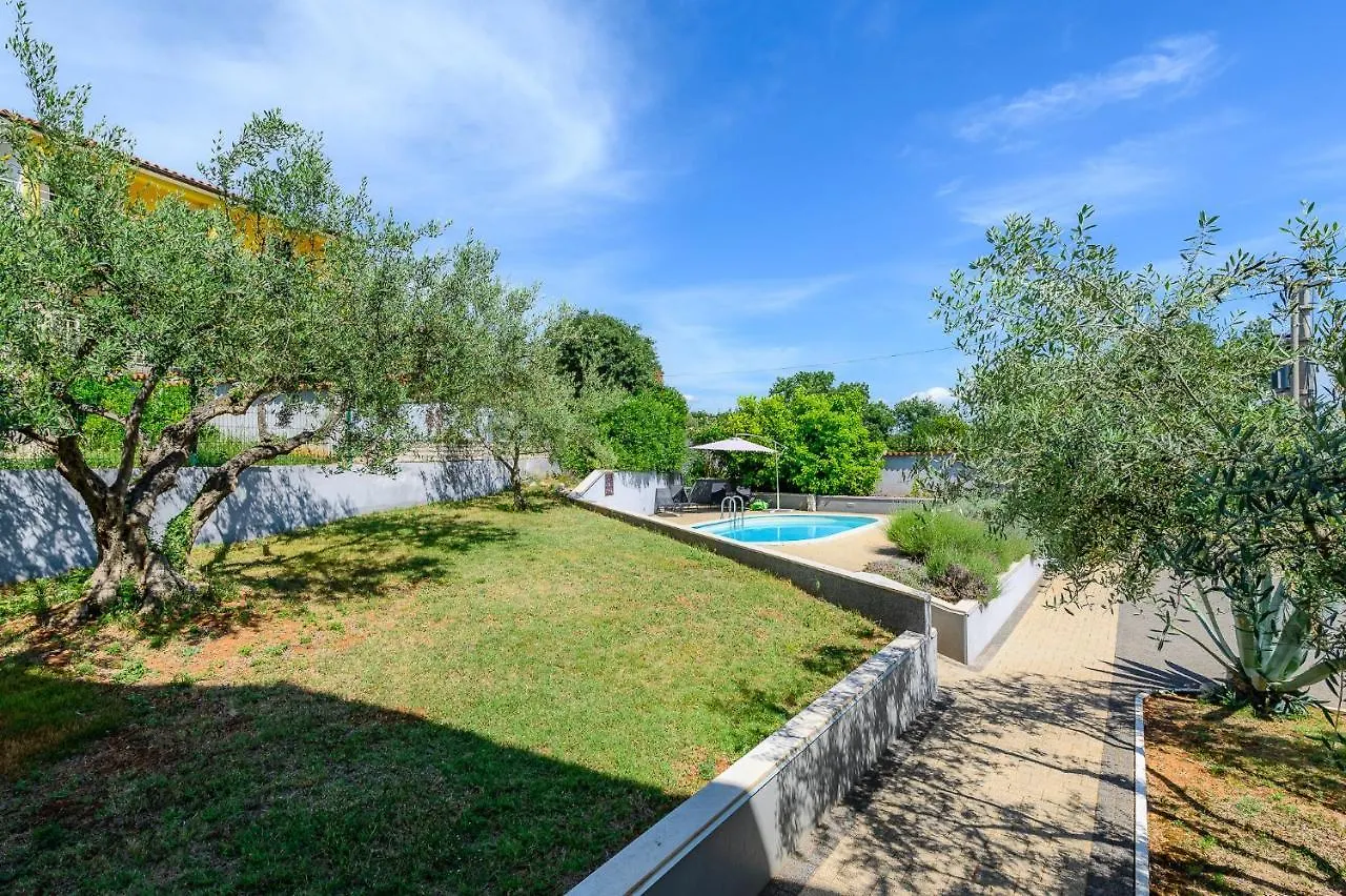 Villa Elisa Kastelir 0*,  Croatia